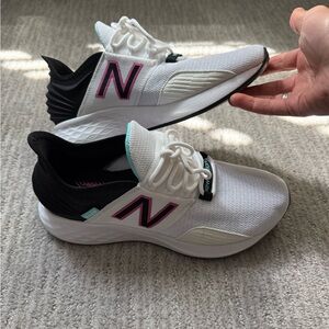 BRAND NEW! Women’s new balance Roav size 8.5